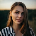 Caroline V.